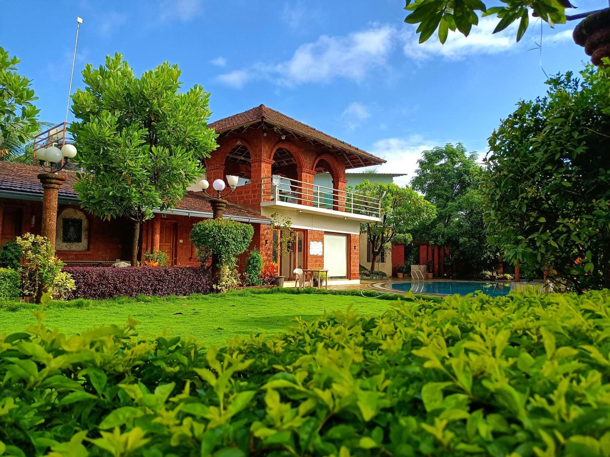 Red Stone Resort Alībāg Buitenkant foto